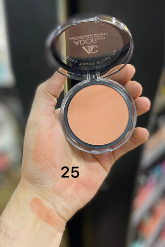 تست رنگ رژ گونه آدور کوین شماره 25