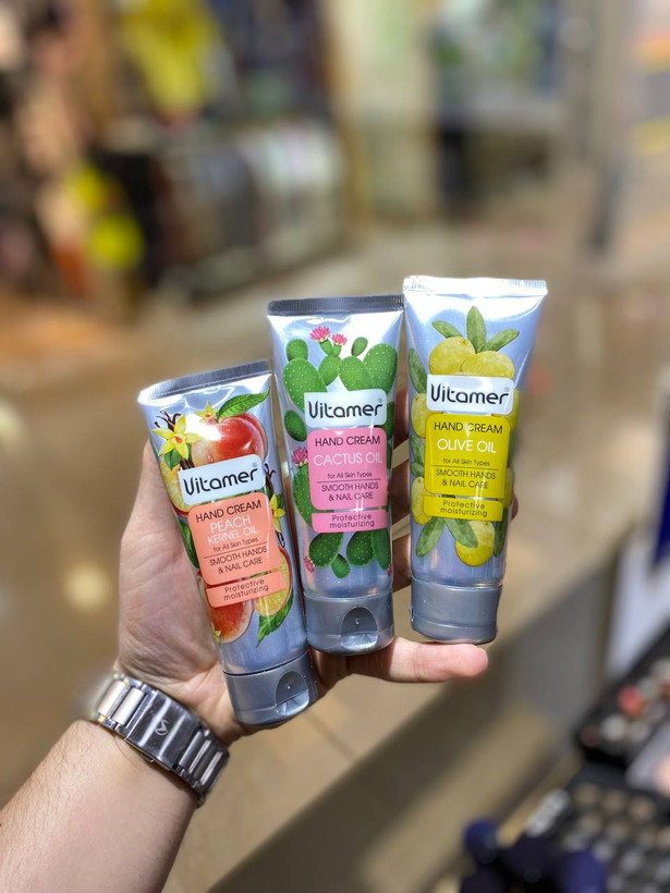 کرم 3 تایی مرطوب کننده ویتامر رایحه زیتون - کاکتوس- هلو حجم 75 میلی لیتر