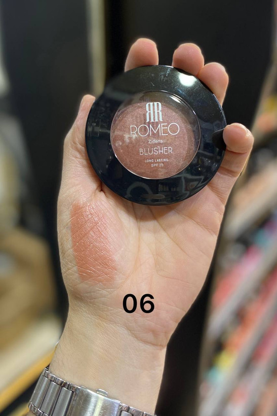 رژگونه شاین دار رومئو زیدنس کد 06