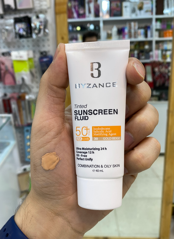 کرم ضد آفتاب رنگی بیزانس SPF 50 مدل Gold Beight 30 مناسب پوست چرب و مختلط حجم 40 میلیلیتر